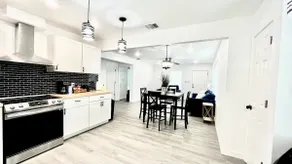 5 bedrooms 7 beds total including private casita - Image 3