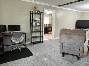 Cozy Private Apartment - 2 Blocks From Downtown - Image 3