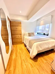 Top location near the airport and hotels - Image 2
