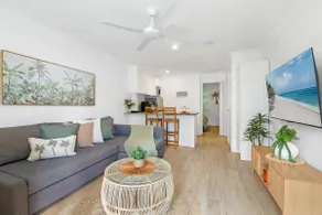 Kirra Beachfront, Oceanviews, Pool, Car Space, AC. - Image 2