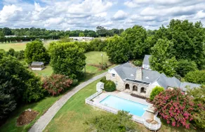 Tranquil Mountain Escape Luxurious 5-Bedroom - Image 2