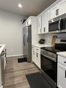 Private Spacious Family Home - Image 2