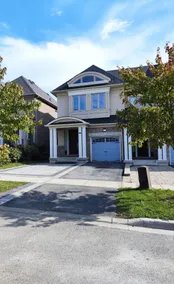 Richmond Hill/Luxury Semi-Detached/Comfortable 4 Bedrooms, 3.5 Bathrooms (Parking for 3-4 cars) - Image 2