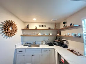 MAMA BEAR Studio (entire place, private access). - Image 2