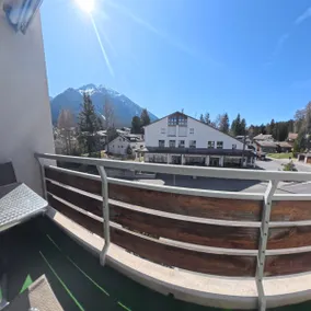 Central base for biking and skiing - Image 2
