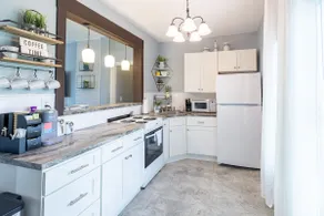 You Can’t Beat This Location! 2 Bedroom & 1 Bath. - Image 2