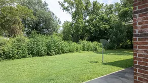 Work-Friendly 4BR Home • Spacious Comfort - Image 5