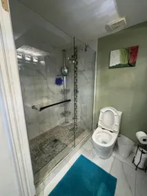 Cozy Private Basement Studio w/ Kitchen, & Parking - Image 5