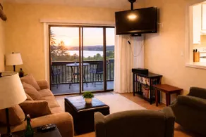 3 Bedroom, 2 Bathroom Laconia Condo - Weirs Beach - Image 2