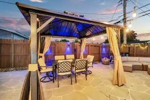Luxe 4 BR Heated Pool - Hardrock - Stadium - Beach - Image 2