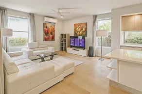 Independent house close to high way/Full AC - Image 1