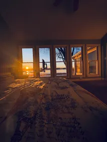 Riverfront Luxury Home - Wake Up to Sunrise - Image 3