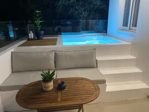 Theros Luxury Apartment - Image 4