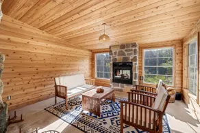 Designer house with wood fireplace & pool table - Image 3