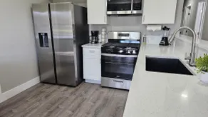 Spacious Home Near Downtown 4 BR/3 Baths - Image 2