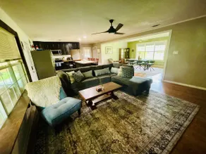 Comfy•Spacious Home• Lovely Yard, RV/Boat Parking - Image 2