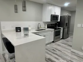 Any’s Suite 1 - Image 4