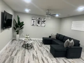 Any’s Suite 1 - Image 3