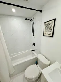 *Chic & Cozy Suite* | Explore Torontos west end ! - Image 4