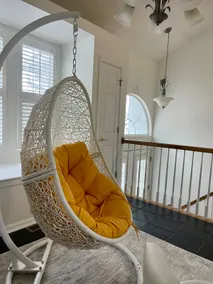 Bright home in Family Friendly Neighborhood - Image 4