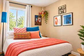 Quirky Quarters, spacious 4BR near the lakes - Image 3