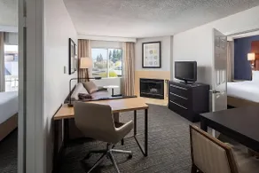 Spacious Suite with a Full Kitchen! Outdoor Pool! - Image 2