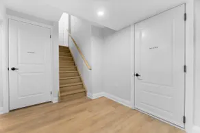 Urban Haven: 2BR/2BA+Office, Kitchen, Dining - Image 2