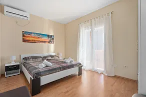 Holiday home Sofia with private pool and stunning view of the sea - Image 4