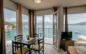 Luxe Seaside Oasis: Panoramic View ~ Balcony ~ Pkg - Image 2