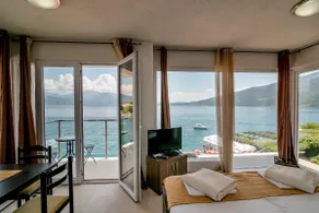 Luxe Seaside Oasis: Panoramic View ~ Balcony ~ Pkg - Image 5