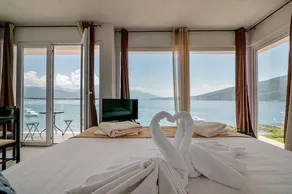 Luxe Seaside Oasis: Panoramic View ~ Balcony ~ Pkg - Image 3