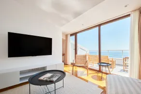 Serene Sea View Family Escape with Private Sauna - Image 4