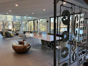 Majestic lake front house - Image 2