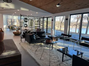 Majestic lake front house - Image 4