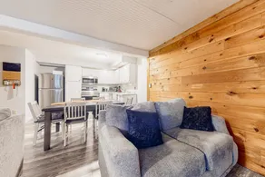 2BR mountain getaway with pool & sauna - Image 4