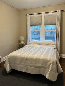 Spacious One Bedroom w/Office - Image 2
