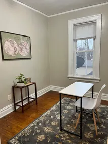 Spacious One Bedroom w/Office - Image 3