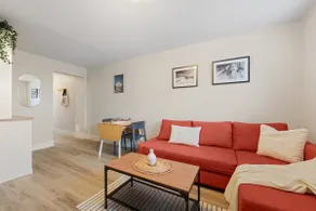 Quiet 1BR Suite, walk to sea bus! - Image 5