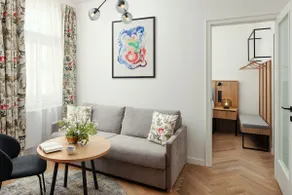 R16 One-Bedroom with Sofa Bed near Old Town - Image 2