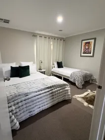 Mandurah Central Family Retreat Sleeps 9 - Image 4