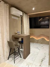 Private serenity suite with spa - Image 2