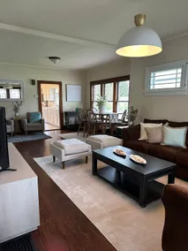 5 Bedroom House ”Quiet Street right off the Lake” - Image 3