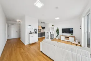 Luxurious and stylish apartment at BER Airport - Image 3