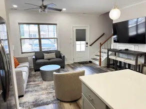 Nice Family Friendly Townhome, Sleeps 6 - Image 4