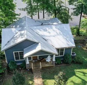 Beautiful 3 BR Lakefront Home with Private Dock - Image 4