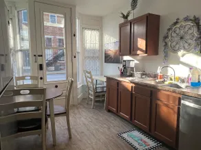 The Downtown Cabin - Sleeps 6 ! - Image 3