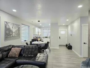 Luxury Modern Retreat · Hot Tub · Airport & Casino - Image 3