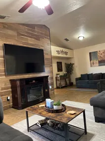 Inviting, Pool w/ Entertainment - Image 2