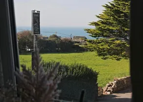 House with sea views in Pendeen - Image 2