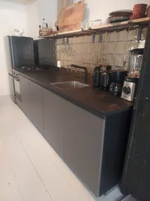 Complete upstairs apartment in the city center. - Image 2
